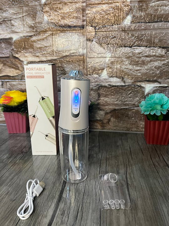 الجهاز والعبوة وأربعة رؤوس وكابل USB